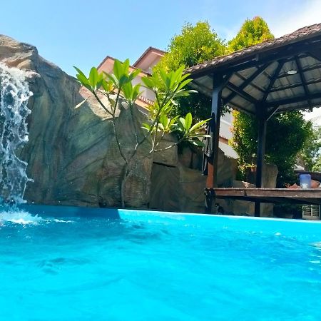 Roemahkoe Holidayhome Malacca Екстериор снимка