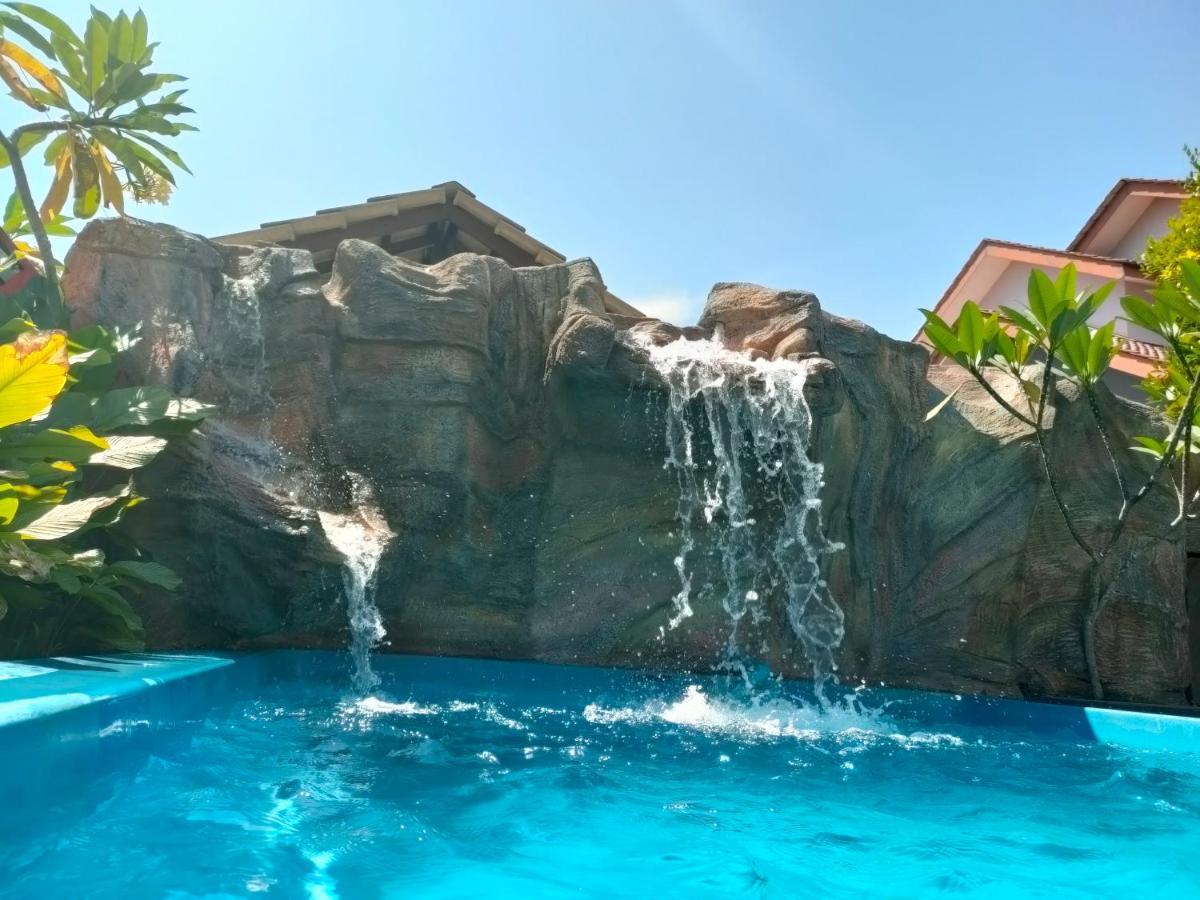 Roemahkoe Holidayhome Malacca Екстериор снимка