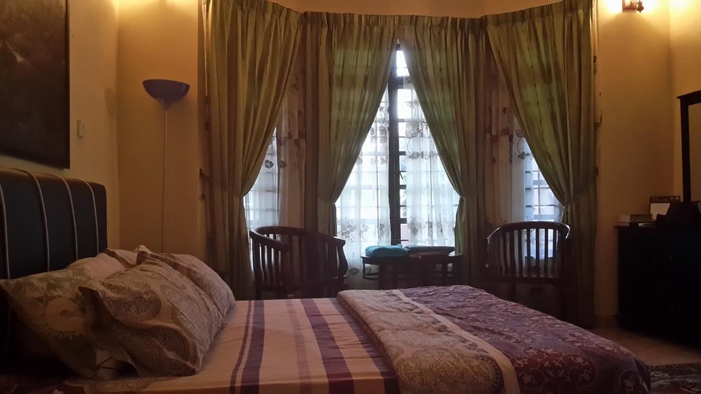 Roemahkoe Holidayhome Malacca Екстериор снимка